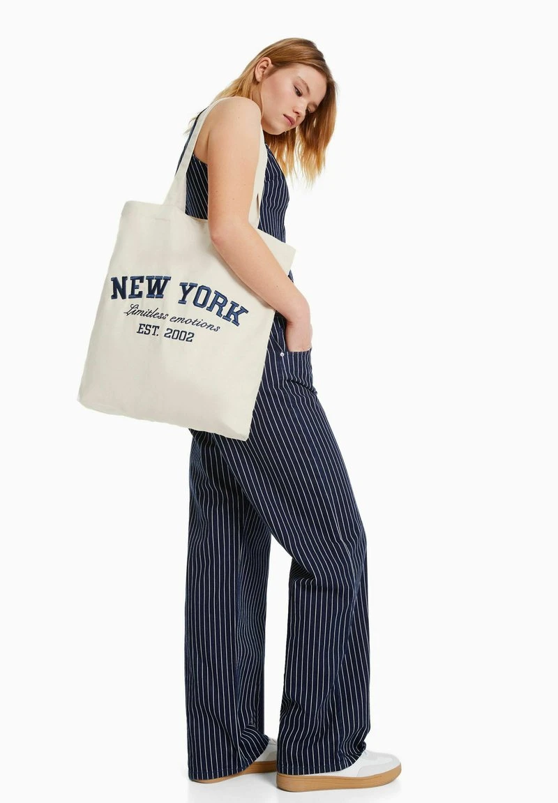 BERSHKA PRINTED CANVAS - Shopping Bag - Beige 3 BERSHKA PRINTED CANVAS - Shopping Bag - Beige