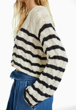 BERSHKA CABLE-ROUND NECK - Strickpullover - Beige 11 BERSHKA CABLE-ROUND NECK - Strickpullover - Beige -Bershka Verkaufsgeschäft 01d1c79721fb4d5b803f3f8aef745143