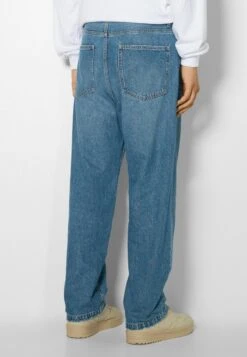 BERSHKA Jeans Straight Leg - Dark Blue -Bershka Verkaufsgeschäft 02bce00a23c04de4ababeed9d566adea