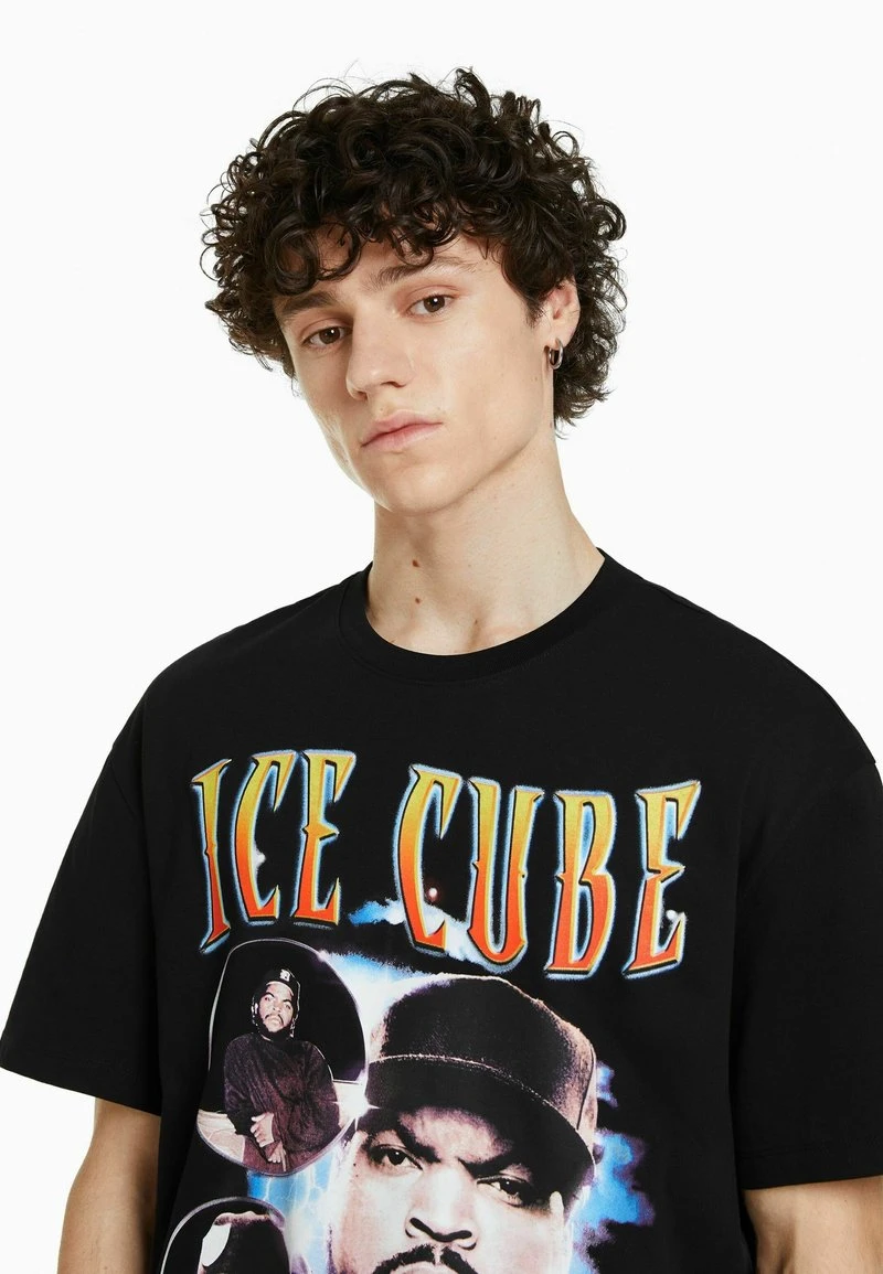 BERSHKA BOXY FIT SHORT SLEEVE WITH ICE CUBE - T-Shirt Print - Black 6 BERSHKA BOXY FIT SHORT SLEEVE WITH ICE CUBE - T-Shirt Print - Black – Bild 4