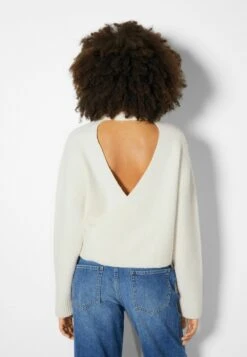 BERSHKA OPEN BACK - Strickpullover - Beige 10 BERSHKA OPEN BACK - Strickpullover - Beige -Bershka Verkaufsgeschäft 0481330bd4e44b4ab0983f5b9ff7d6a6