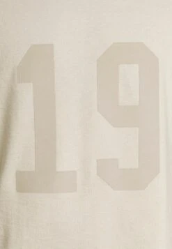 BERSHKA STRAPPY - Top - White -Bershka Verkaufsgeschäft 04cb6aae614c4ed886c719d37d99b0f3