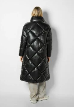 BERSHKA Wintermantel - Black 10 BERSHKA Wintermantel - Black -Bershka Verkaufsgeschäft 04eb03f06faa4842a2d92ffb42f7ad91