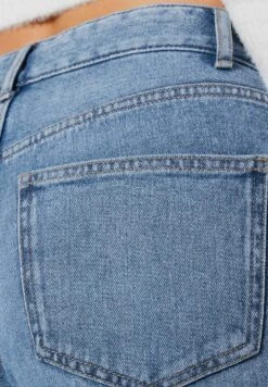 BERSHKA WIDE-LEG - Flared Jeans - Light Blue Denim 11 BERSHKA WIDE-LEG - Flared Jeans - Light Blue Denim -Bershka Verkaufsgeschäft 060aac589f3146418251646112b3e231