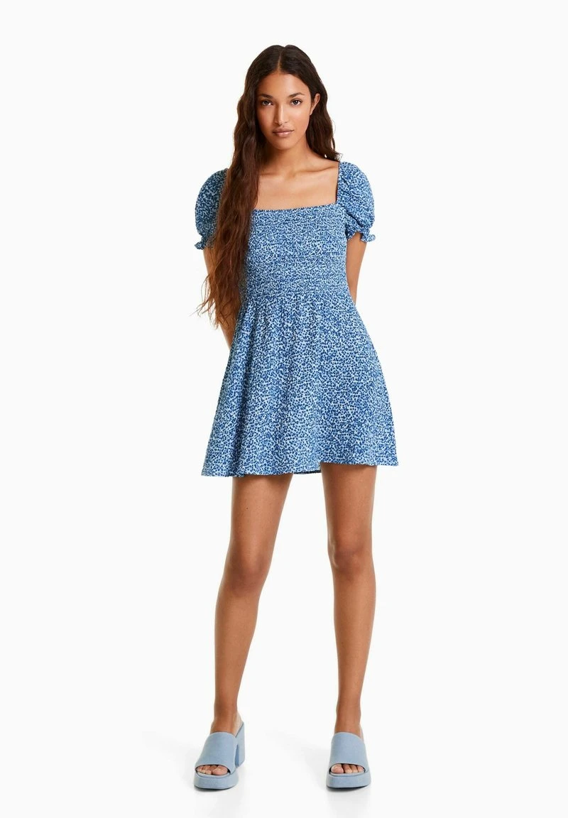 BERSHKA FLORAL TEXTURED - Freizeitkleid - Dark Blue 4 BERSHKA FLORAL TEXTURED - Freizeitkleid - Dark Blue – Bild 2