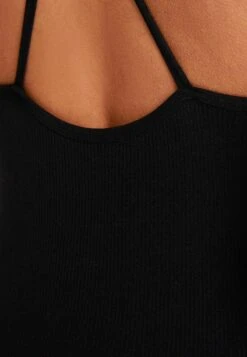 BERSHKA Jumpsuit - Black -Bershka Verkaufsgeschäft 07b3c22b7b9c4db0bba41aa2bc470034