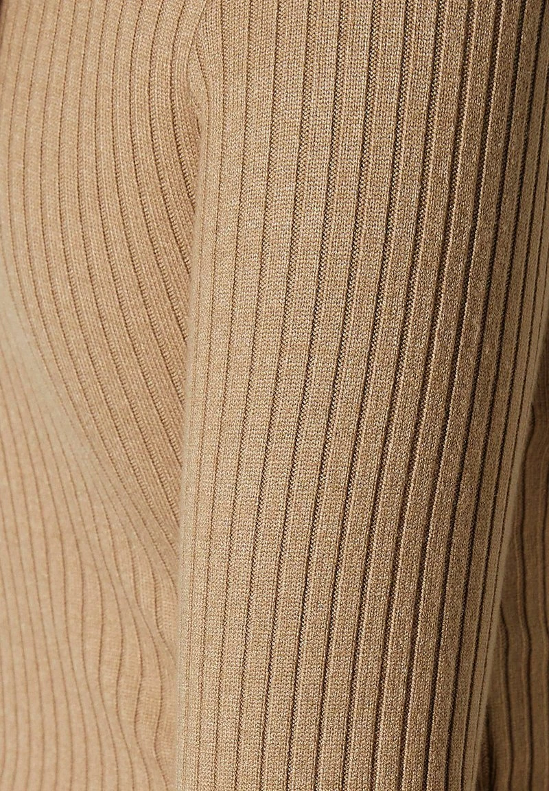 BERSHKA HIGH NECK - Strickpullover - Camel 8 BERSHKA HIGH NECK - Strickpullover - Camel – Bild 6