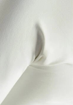 BERSHKA WITH DETAIL - Langarmshirt - Off-white 13 BERSHKA WITH DETAIL - Langarmshirt - Off-white -Bershka Verkaufsgeschäft 0ad76d722c8f46fa84c948a941c354fe