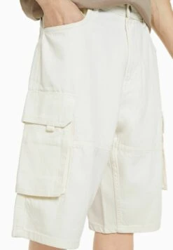 BERSHKA BAGGY CARGO - Shorts - Beige -Bershka Verkaufsgeschäft 0b544d95463046a3a209414d621a2889