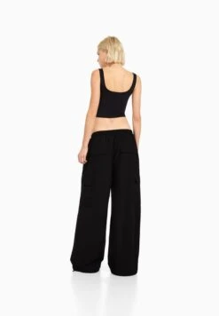 BERSHKA PARACHUTE - Cargohose - Black 10 BERSHKA PARACHUTE - Cargohose - Black -Bershka Verkaufsgeschäft 0d05f04b55654780b1291b17d065e50d