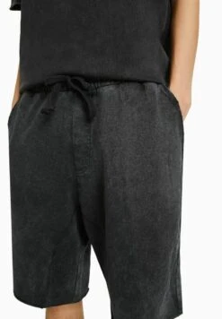 BERSHKA FADED-EFFECT PLUSH - BERMUDA - Shorts - Black 10 BERSHKA FADED-EFFECT PLUSH - BERMUDA - Shorts - Black -Bershka Verkaufsgeschäft 129fe7f7507c498b9dc871c352ab6e77