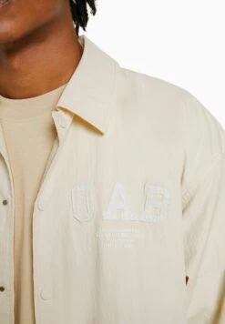 BERSHKA LIGHTWEIGHT EFFECT - Leichte Jacke - Light Yellow 11 BERSHKA LIGHTWEIGHT EFFECT - Leichte Jacke - Light Yellow -Bershka Verkaufsgeschäft 143eccf7bed144d9a8513818a7cf80cb