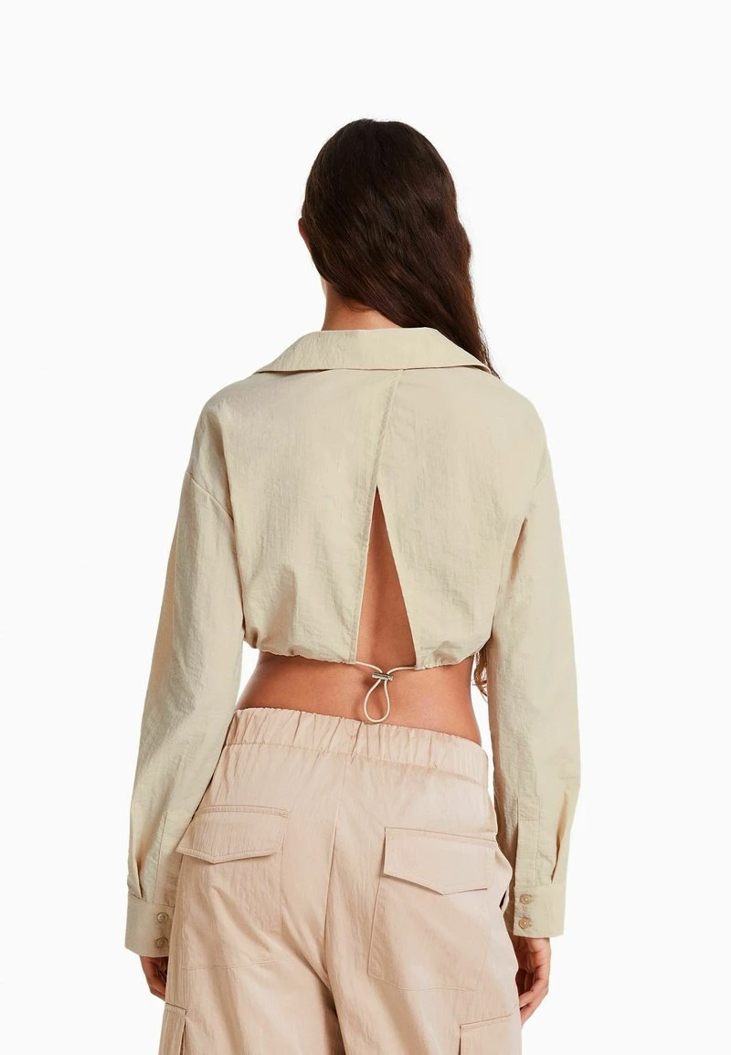 BERSHKA LONG SLEEVE AND GATHERED DETAIL AT THE FRONT WITH STOPPER - Bluse - Stone 5 BERSHKA LONG SLEEVE AND GATHERED DETAIL AT THE FRONT WITH STOPPER - Bluse - Stone – Bild 3