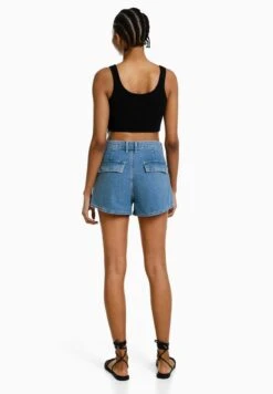 BERSHKA CARGO - Jeans Shorts - Light Blue Denim 10 BERSHKA CARGO - Jeans Shorts - Light Blue Denim -Bershka Verkaufsgeschäft 17fa8c153a9449058a0d772ca5269de0