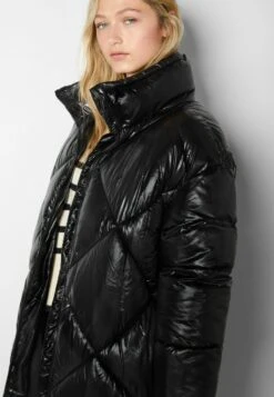 BERSHKA Wintermantel - Black 11 BERSHKA Wintermantel - Black -Bershka Verkaufsgeschäft 1a5cb5028da142cfaf6c5d007cafd1f0