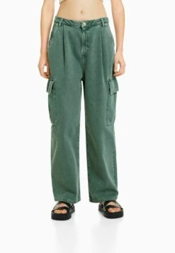 BERSHKA BALLOON FIT - Jeans Straight Leg - Khaki