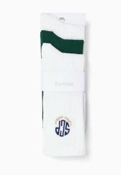 BERSHKA PACK OF 3 PAIRS EMBROIDERED VARSITY - Socken - Off White 12 BERSHKA PACK OF 3 PAIRS EMBROIDERED VARSITY - Socken - Off White -Bershka Verkaufsgeschäft 1dd689fb049c433bae7f99eca036cd8e