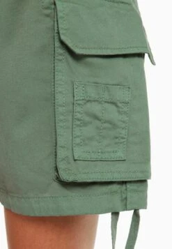 BERSHKA WITH STRAPS BERMUDA - Shorts - Khaki 12 BERSHKA WITH STRAPS BERMUDA - Shorts - Khaki -Bershka Verkaufsgeschäft 1ee5db26c3d64a8eb83c0e91080cc640