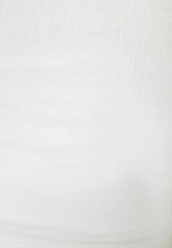 BERSHKA SLEEVELESS - Top - Off White -Bershka Verkaufsgeschäft 22a585203a5e4ed88ee2b04643063217