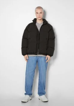 BERSHKA PUFFER - Winterjacke - Black 12 BERSHKA PUFFER - Winterjacke - Black -Bershka Verkaufsgeschäft 24091b700126479ea3b216b3d41faa2b