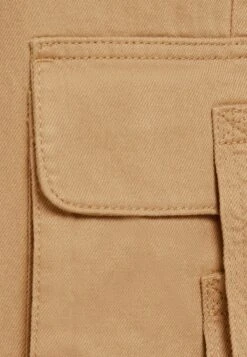 BERSHKA STRAPS - Cargohose - Camel -Bershka Verkaufsgeschäft 24866af16429473a979042dd11451665