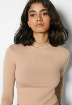 BERSHKA 2 PACK - Langarmshirt - Beige 11 BERSHKA 2 PACK - Langarmshirt - Beige -Bershka Verkaufsgeschäft 24bf6ec479db4855a62c3ca6cf069699