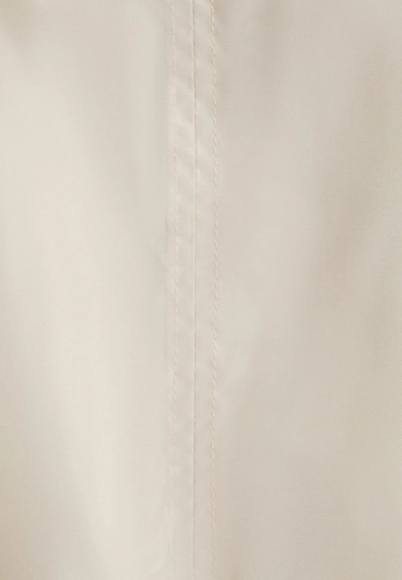 BERSHKA LIGHTWEIGHT - Bomberjacke - White 8 BERSHKA LIGHTWEIGHT - Bomberjacke - White – Bild 6