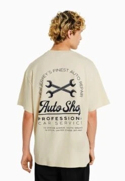 BERSHKA SHORT SLEEVE BOXY - T-Shirt Print - Camel