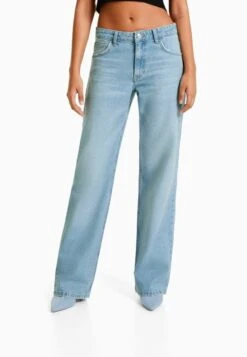 BERSHKA WITH RHINESTONE DETAILS - Jeans Straight Leg - Light Blue Denim