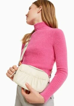 BERSHKA Umhängetasche - Beige -Bershka Verkaufsgeschäft 299f493e7032471eb48427b4140f53b9 1