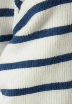 BERSHKA LONG SLEEVE HIGH NECK 07788831 - Strickpullover - White 13 BERSHKA LONG SLEEVE HIGH NECK 07788831 - Strickpullover - White -Bershka Verkaufsgeschäft 2d063adc61ad4c1f84c5e8ac6a75951a