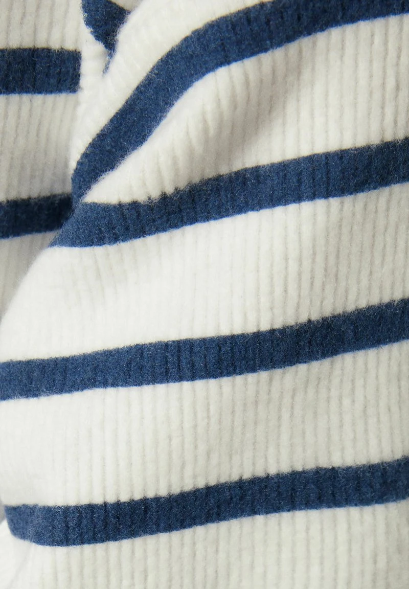 BERSHKA LONG SLEEVE HIGH NECK 07788831 - Strickpullover - White 8 BERSHKA LONG SLEEVE HIGH NECK 07788831 - Strickpullover - White – Bild 6