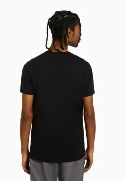 BERSHKA ASIATIC - T-Shirt Print - Black 10 BERSHKA ASIATIC - T-Shirt Print - Black -Bershka Verkaufsgeschäft 33a09c3f2a414099b4ddd6e17a78d3b5