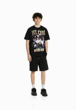 BERSHKA BOXY FIT SHORT SLEEVE WITH ICE CUBE - T-Shirt Print - Black 9 BERSHKA BOXY FIT SHORT SLEEVE WITH ICE CUBE - T-Shirt Print - Black -Bershka Verkaufsgeschäft 3453a3141bfa48d18f13eeb3a20db5f6