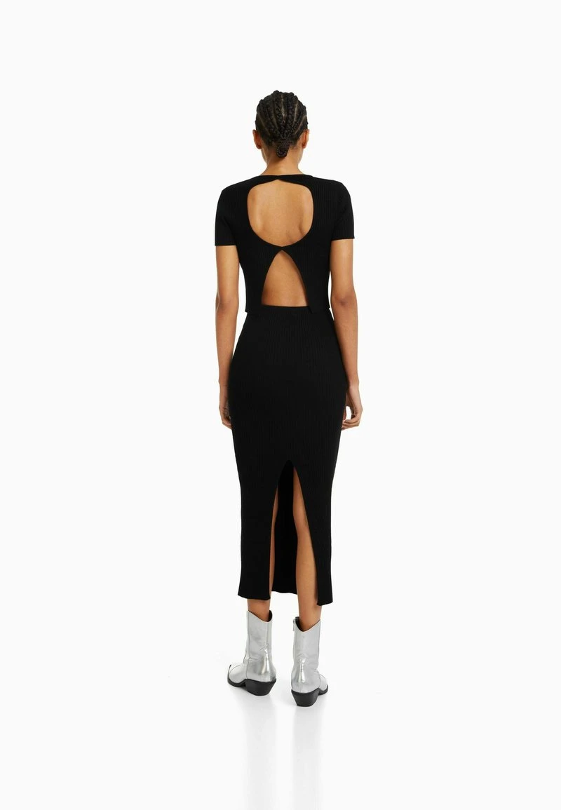 BERSHKA OPEN BACK SHORT SLEEVE - T-Shirt Basic - Black 5 BERSHKA OPEN BACK SHORT SLEEVE - T-Shirt Basic - Black – Bild 3