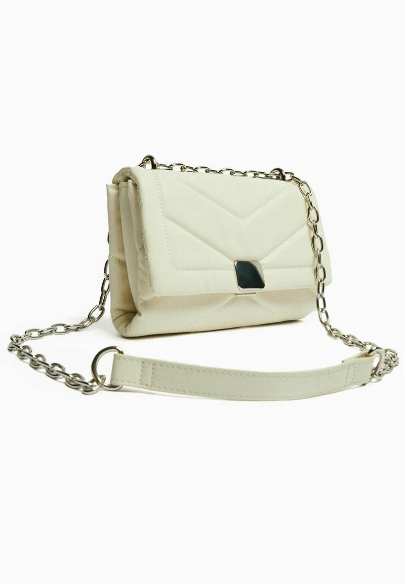 BERSHKA QUILTED WITH CHAIN - Umhängetasche - Off-white 7 BERSHKA QUILTED WITH CHAIN - Umhängetasche - Off-white – Bild 5