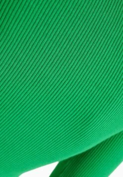 BERSHKA BUTTONED - Strickjacke - Evergreen 13 BERSHKA BUTTONED - Strickjacke - Evergreen -Bershka Verkaufsgeschäft 3a873ccff0fa4b7e8dec32a3f26ac213