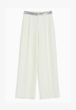 BERSHKA WITH RHINESTONE DETAIL - Stoffhose - Off White 13 BERSHKA WITH RHINESTONE DETAIL - Stoffhose - Off White -Bershka Verkaufsgeschäft 3c2ac0b45cc841c48561b6ee52f89abd
