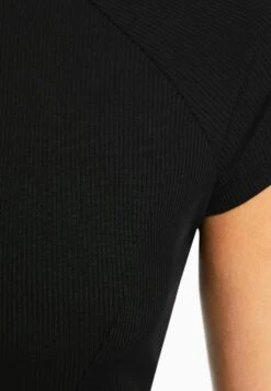 BERSHKA SHORT SLEEVE SKATER - MINI - Strickkleid - Black 12 BERSHKA SHORT SLEEVE SKATER - MINI - Strickkleid - Black -Bershka Verkaufsgeschäft 3dc40da2720945278116090fdf3c818c