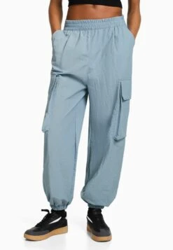 BERSHKA EFFECT WITH POCKETS - Cargohose - Blue