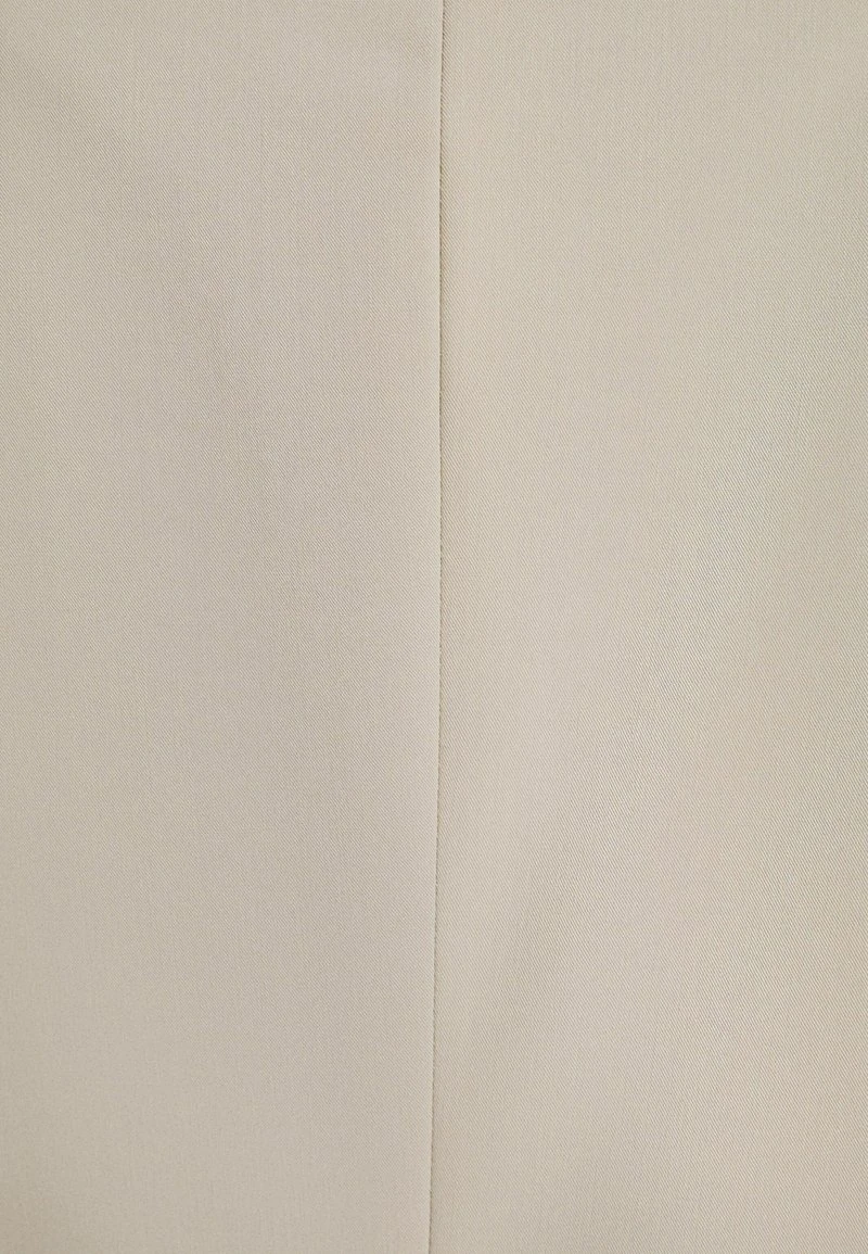 BERSHKA TAILORED - BERMUDA - Shorts - Sand 8 BERSHKA TAILORED - BERMUDA - Shorts - Sand – Bild 6