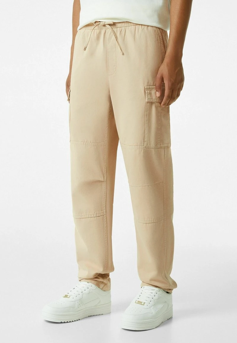 BERSHKA REGULAR FIT - Cargohose - Sand 3 BERSHKA REGULAR FIT - Cargohose - Sand