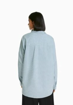 BERSHKA LONG SLEEVE STRIPED - Hemdbluse - Blue 10 BERSHKA LONG SLEEVE STRIPED - Hemdbluse - Blue -Bershka Verkaufsgeschäft 41baa0de50b9479ba56196971e08db2f