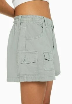 BERSHKA MULTI - Shorts - Green -Bershka Verkaufsgeschäft 41da82be898749f8943d7c50c24cb4ee