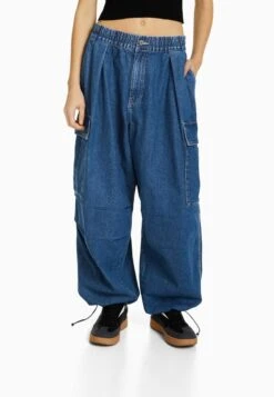 BERSHKA VOLUMINOUS - Jeans Relaxed Fit - Light Blue Denim