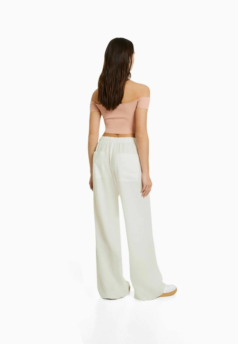 BERSHKA WIDE LEG STRAIGHT FIT WITH GATHERED WAIST - Stoffhose - Off White 4 BERSHKA WIDE LEG STRAIGHT FIT WITH GATHERED WAIST - Stoffhose - Off White – Bild 2