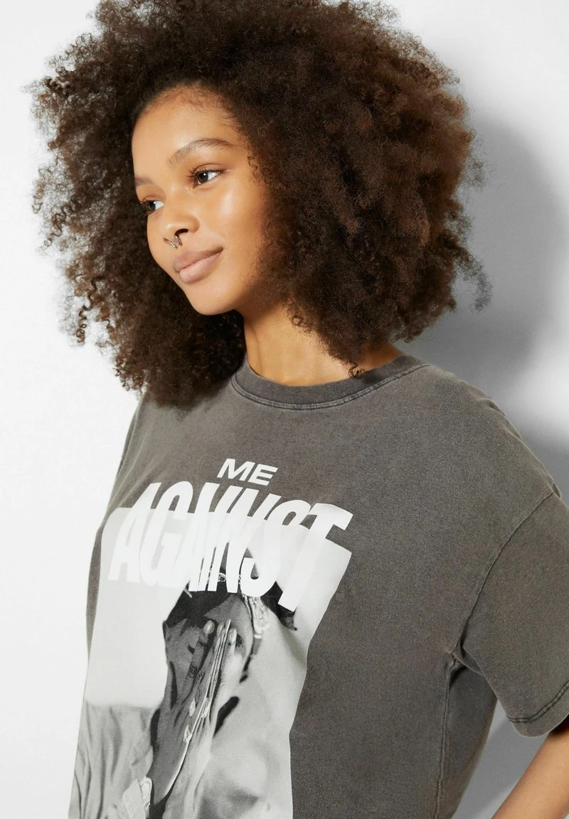 BERSHKA TUPAC - T-Shirt Print - Dark Grey 6 BERSHKA TUPAC - T-Shirt Print - Dark Grey – Bild 4
