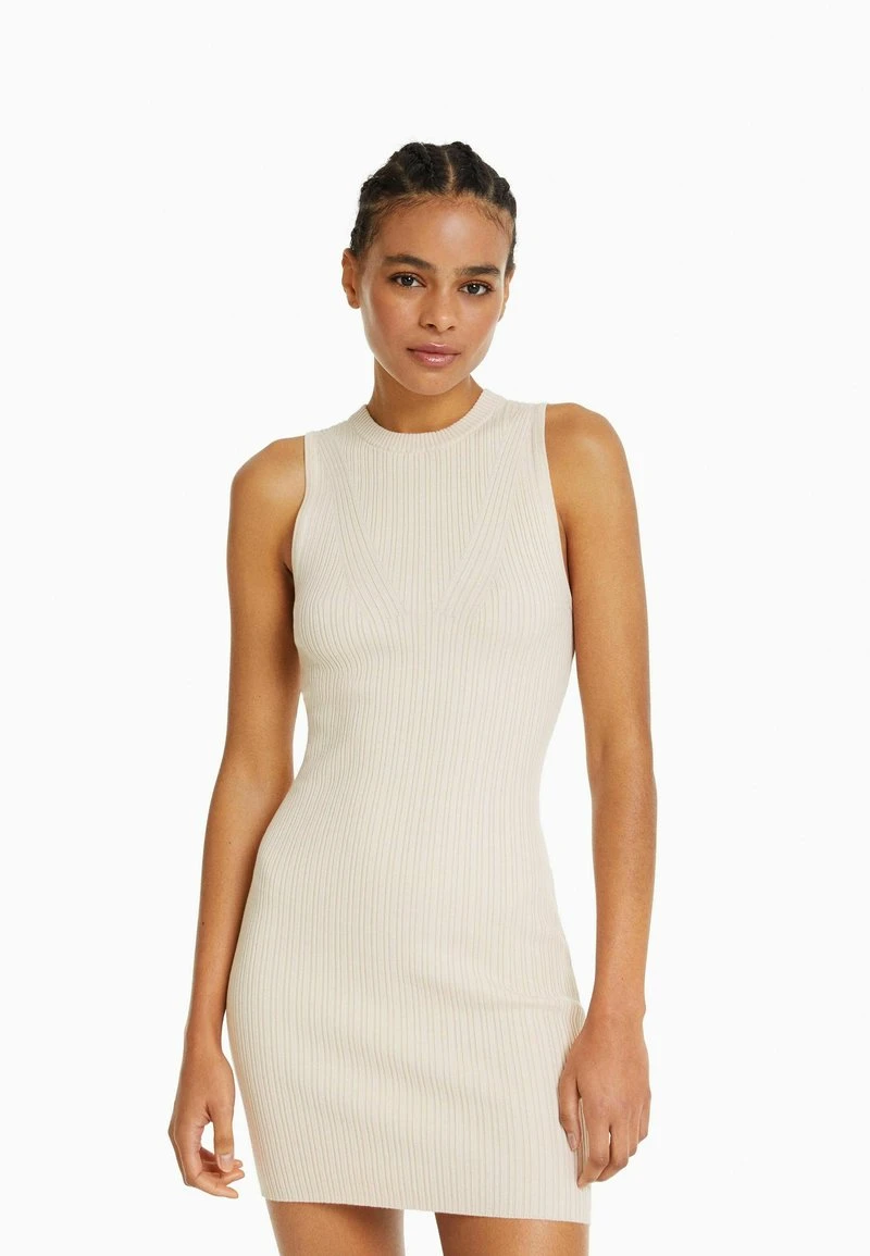 BERSHKA MINI - Strickkleid - Beige 3 BERSHKA MINI - Strickkleid - Beige