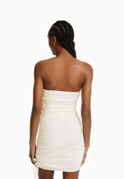 BERSHKA WITH GATHERED SIDE - Freizeitkleid - Offwhite -Bershka Verkaufsgeschäft 4ae4bc4dfa614d7e87a7d2e91278f42a