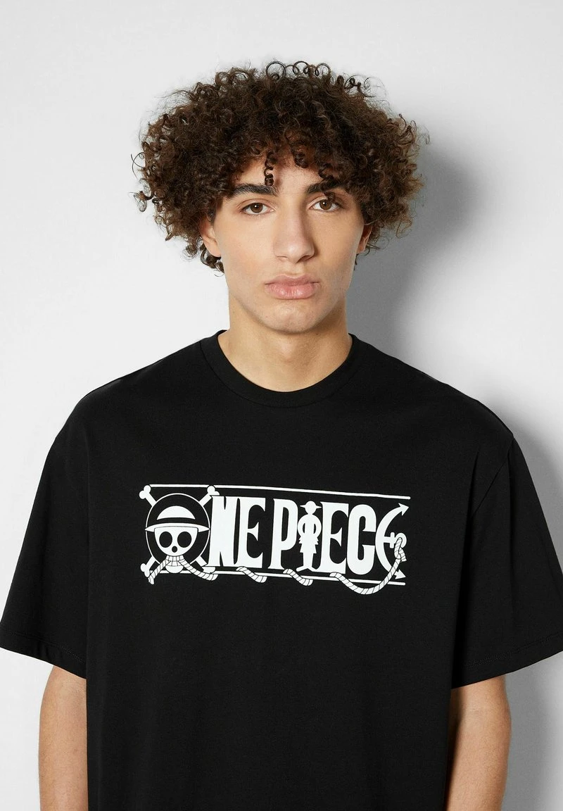 BERSHKA BOXY FIT SHORT SLEEVE ONE PIECE - T-Shirt Print - Black 6 BERSHKA BOXY FIT SHORT SLEEVE ONE PIECE - T-Shirt Print - Black – Bild 4